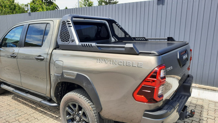 Montare rulou de bena si rollbar pe Toyota Hilux 2023