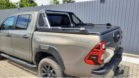 Montare rulou de bena und rollbar pe Toyota Hilux 2023
