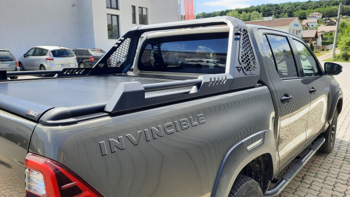 Roll Cover, rollbar installed on Toyota Hilux 2023