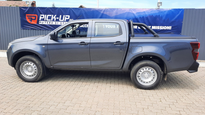 Roll Cover, rollbar installed on Isuzu D-Max 2023