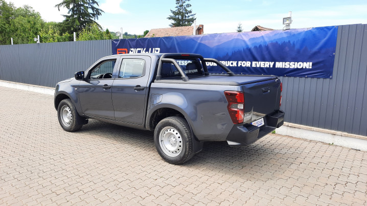 Roll Cover, rollbar installed on Isuzu D-Max 2023