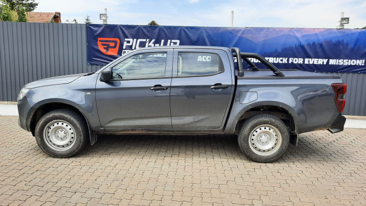 Roll Cover, rollbar installed on Isuzu D-Max 2023