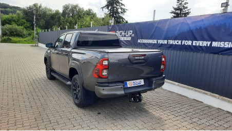 Roll Cover installed on Toyota Hilux 2018