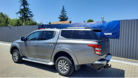 Canopy, bullbar installed n Mitsubishi L200 2016