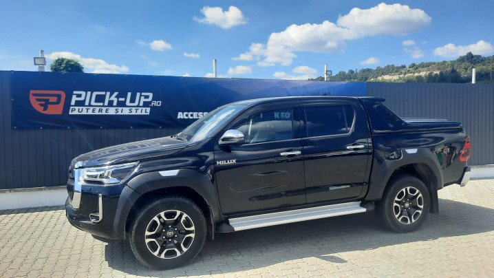 Tonneau Cover installed on Toyota Hilux 2021