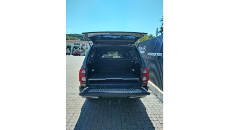 Canopy installed on Toyota Hilux 2020