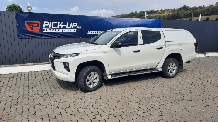 Canopy installed on Mitsubishi L200 2019