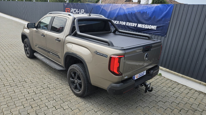 Installation of tonneau roll cover on Volkswagen Amarok 2023