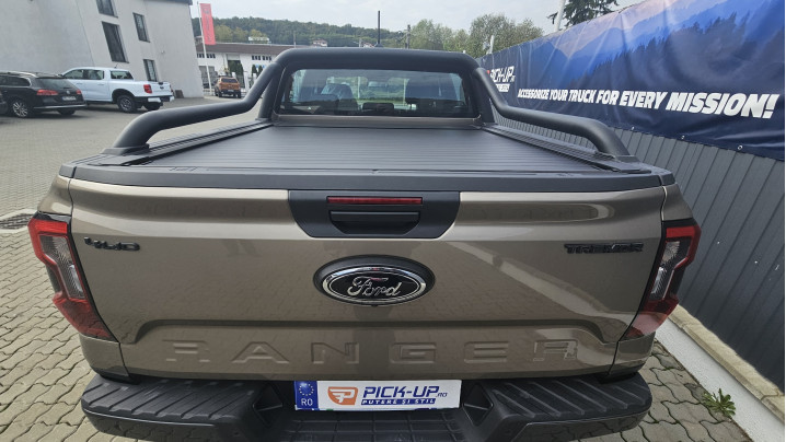 Installation of tonneau roll cover on Ford Ranger 2023