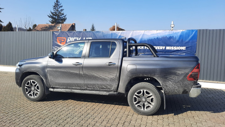 Tonneau cover with rollbar, bed liner installed on Toyota Hilux 2023