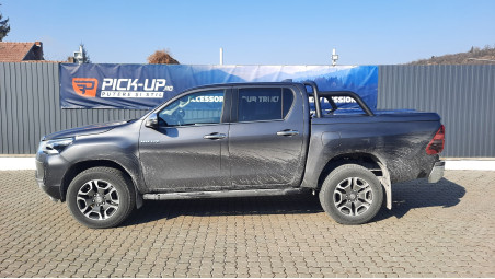 Montare inchidere bena tip capac cu rollbar inclus si capitonaj bena pe Toyota Hilux 2023