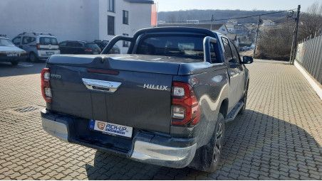 Montare inchidere bena tip capac cu rollbar inclus si capitonaj bena pe Toyota Hilux 2023