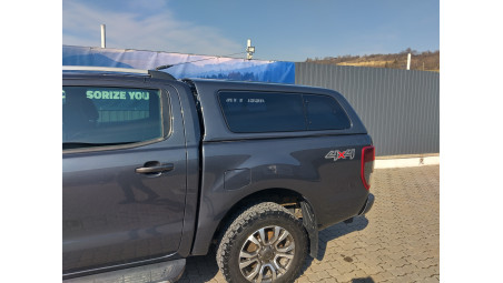 Canopy installed in Volkswagen Amarok 2024
