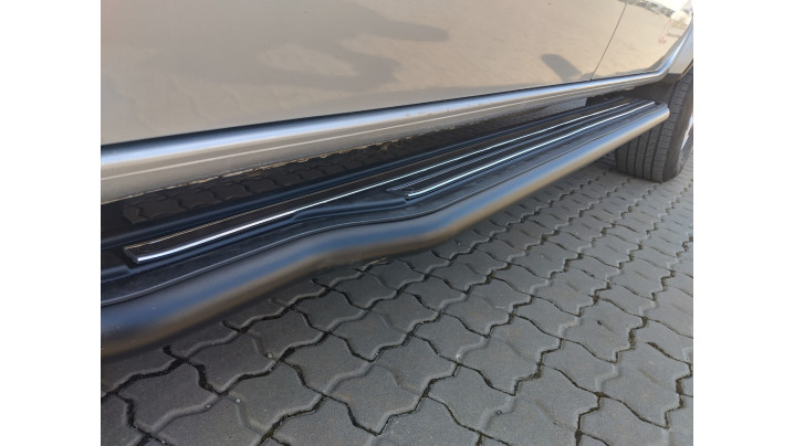 Montare rulou de bena , capitonaj bena si prag lateral pe Volkswagen Amarok 2024