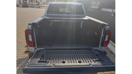 Montare rulou de bena , capitonaj bena si prag lateral pe Volkswagen Amarok 2024