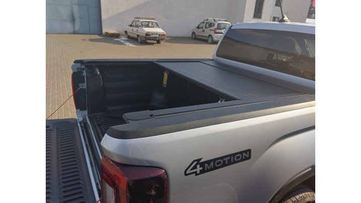 Montare rulou de bena , capitonaj bena si prag lateral pe Volkswagen Amarok 2024
