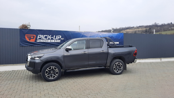 Montare rulou de bena, rollbar si prag lateral pe Toyota Hilux 2024