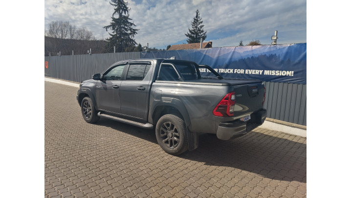 Roll Cover, bed liner, rollbar, hood guard, window visors installed on Toyota Hilux