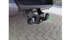 Montare hardtop, capitonaj de bena, carlig de remorcare pe Toyota Hilux 2024