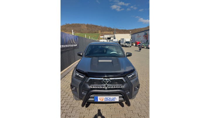 Fully equipped Toyota Hilux 2023