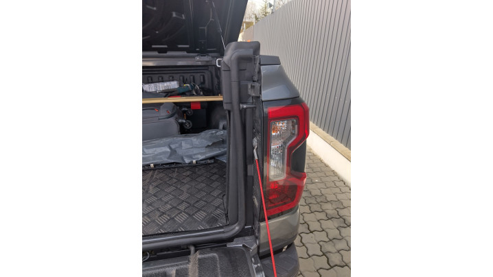 Tooneau cover, window visors, tailgate seal installed on Ford Ranger 2023