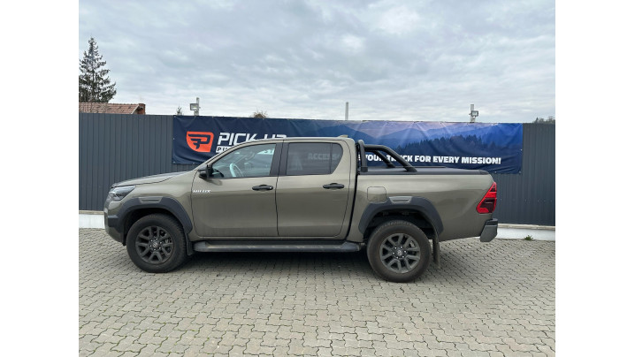 Bed liner, roll cover, rollbar installed on Toyota Hilux 2024