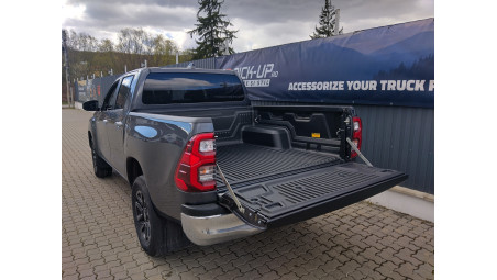 Montare capitonaj de bena und protectie margine bena pe Toyota Hilux 2018
