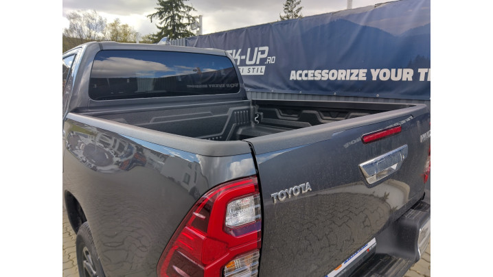 Bed liner, rail guard installed on Toyota Hilux 2018