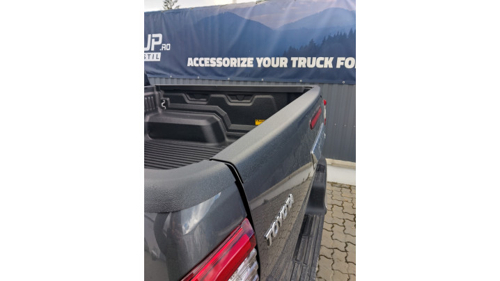 Montare capitonaj de bena si protectie margine bena pe Toyota Hilux 2018