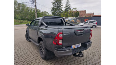 Roll Cover, hood guard, window visors installed on Toyota Hilux 2020 2