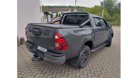 Roll Cover, hood guard, window visors installed on Toyota Hilux 2020