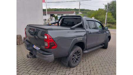 Roll Cover, hood guard, window visors installed on Toyota Hilux 2020