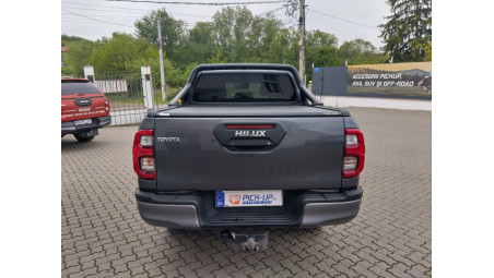 Roll Cover, hood guard, window visors installed on Toyota Hilux 2020