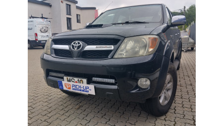 Spot Lights installed on Toyota Hilux 2014
