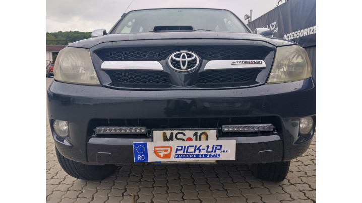 Spot Lights installed on Toyota Hilux 2014