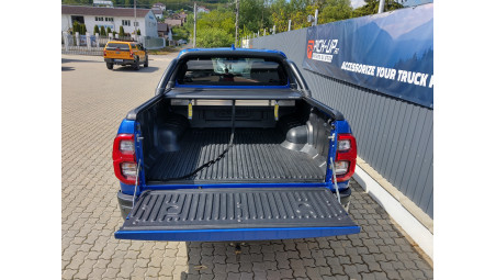 Roll Cover and rollbar installed on Toyota Hilux 2020