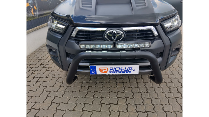 Roll Cover, rollbar, bullbar, hood guard, window visors installed on Toyota Hilux 2020