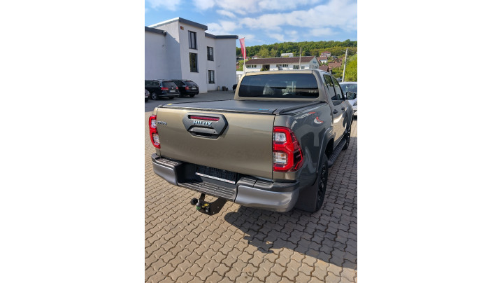 Montare capitonaj de bena , rulou de bena und multe alte accesorii pe Toyota Hilux 2020