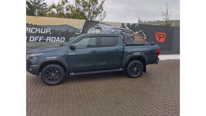 Fully equipped Toyota Hilux 2023