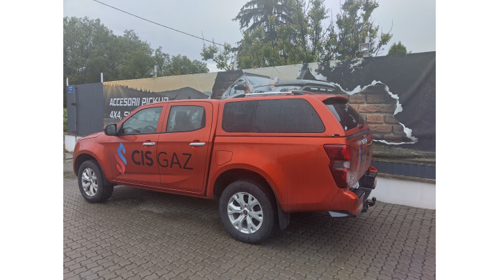 Canopy installed on Isuzu D-Max 2023