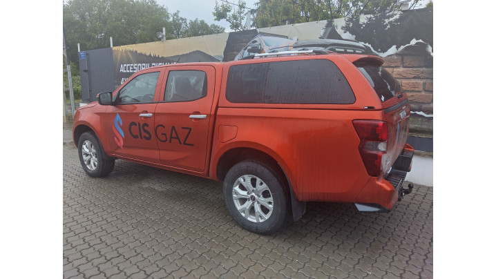 Canopy installed on Isuzu D-Max 2023