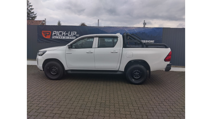 Fully equipped Toyota Hilux 2019