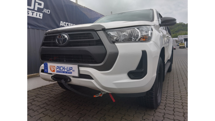 Fully equipped Toyota Hilux 2019