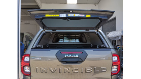 Canopy installed on Toyota Hilux 2020