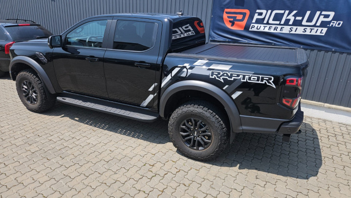 Roll cover installed on Ford Ranger Raptor 2023