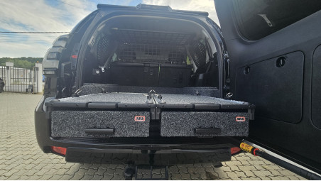 Fully equipped Toyota Land Cruiser 2018