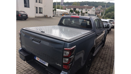 Bed liner and tonneau cover installed on Isuzu D-Max 2019+