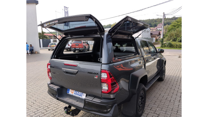 Echipare completa pentru Toyota Hilux GR Sport II