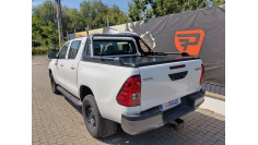 Roll cover, bed liner on Toyota Hilux 2023 2