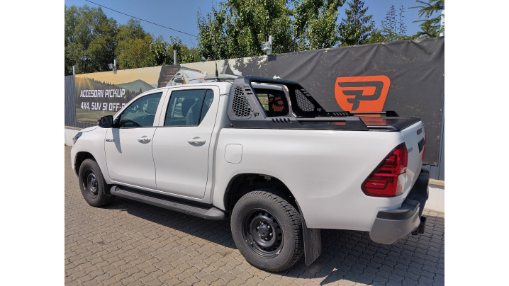 Montare rulou de bena, rollbar, capitonaj pe Toyota Hilux 2023